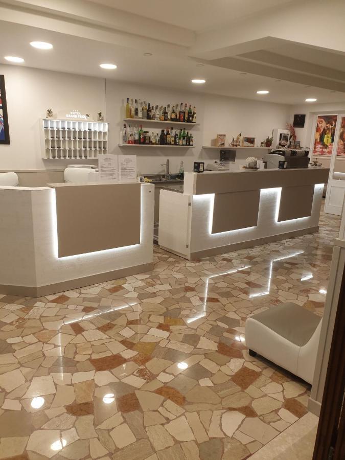 Hotel Grand Prix Сотомарина Екстериор снимка