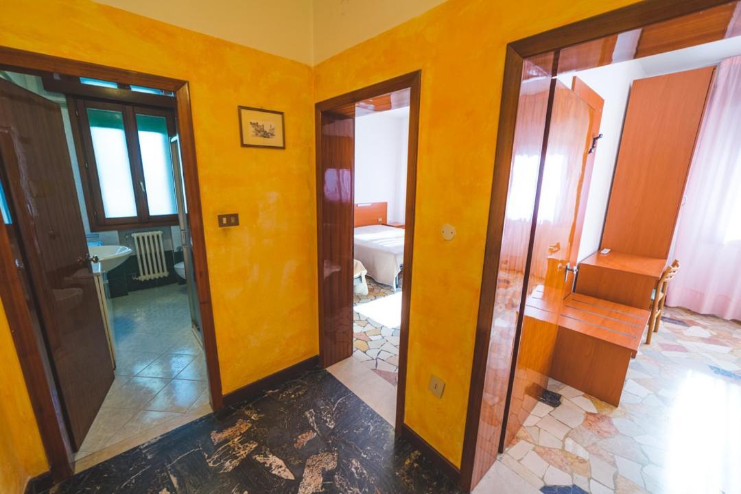 Hotel Grand Prix Сотомарина Екстериор снимка