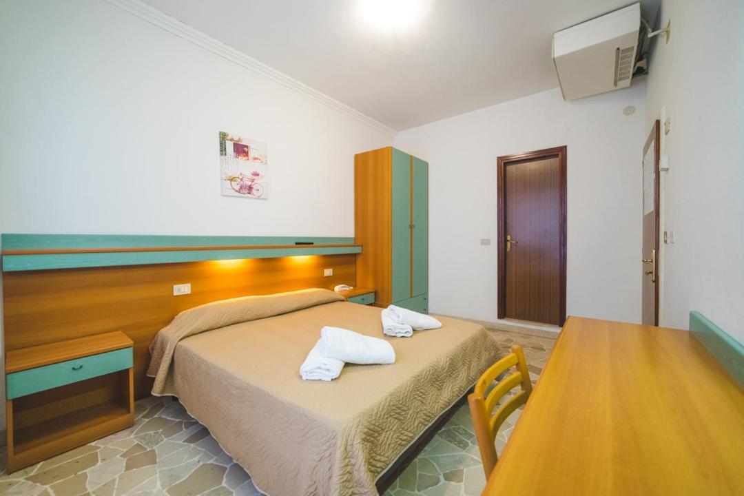 Hotel Grand Prix Сотомарина Екстериор снимка