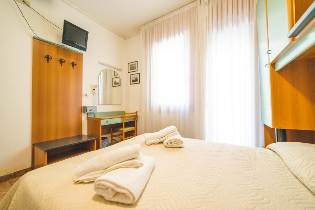 Hotel Grand Prix Сотомарина Екстериор снимка