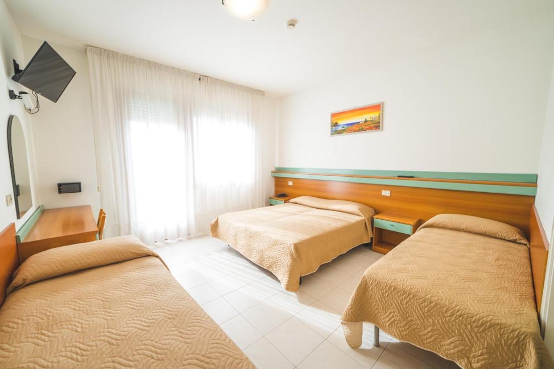 Hotel Grand Prix Сотомарина Екстериор снимка