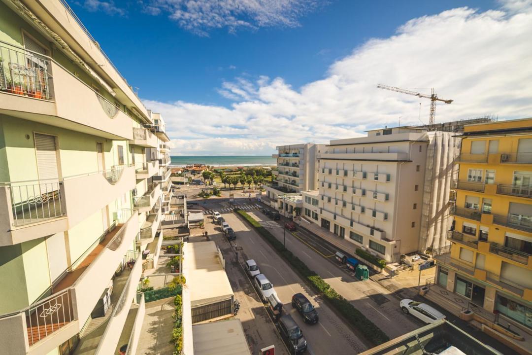 Hotel Grand Prix Сотомарина Екстериор снимка