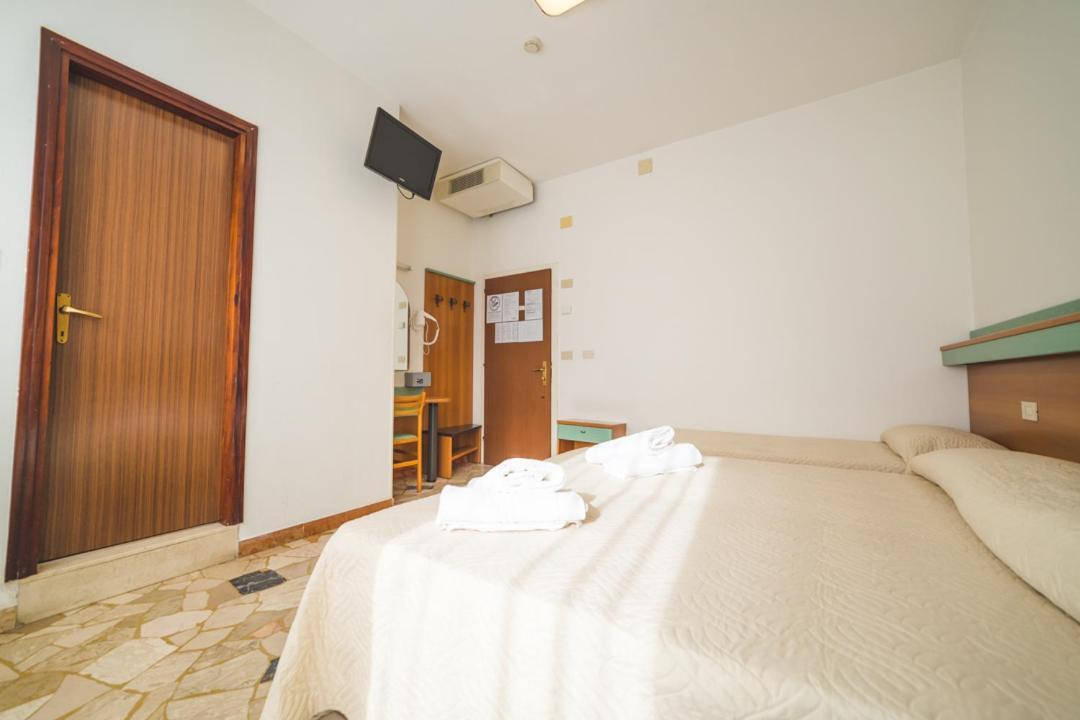 Hotel Grand Prix Сотомарина Екстериор снимка