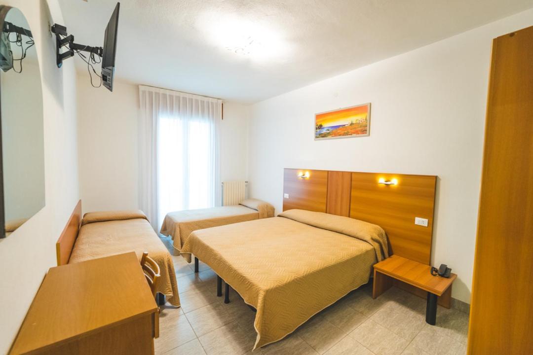 Hotel Grand Prix Сотомарина Екстериор снимка