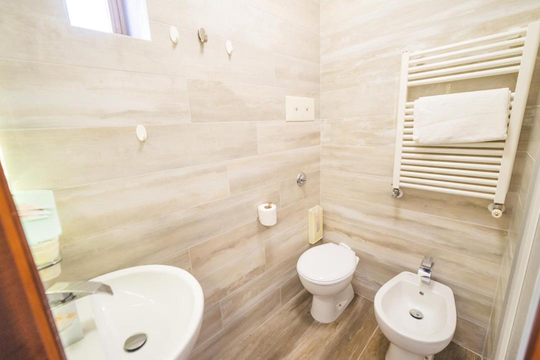 Hotel Grand Prix Сотомарина Екстериор снимка