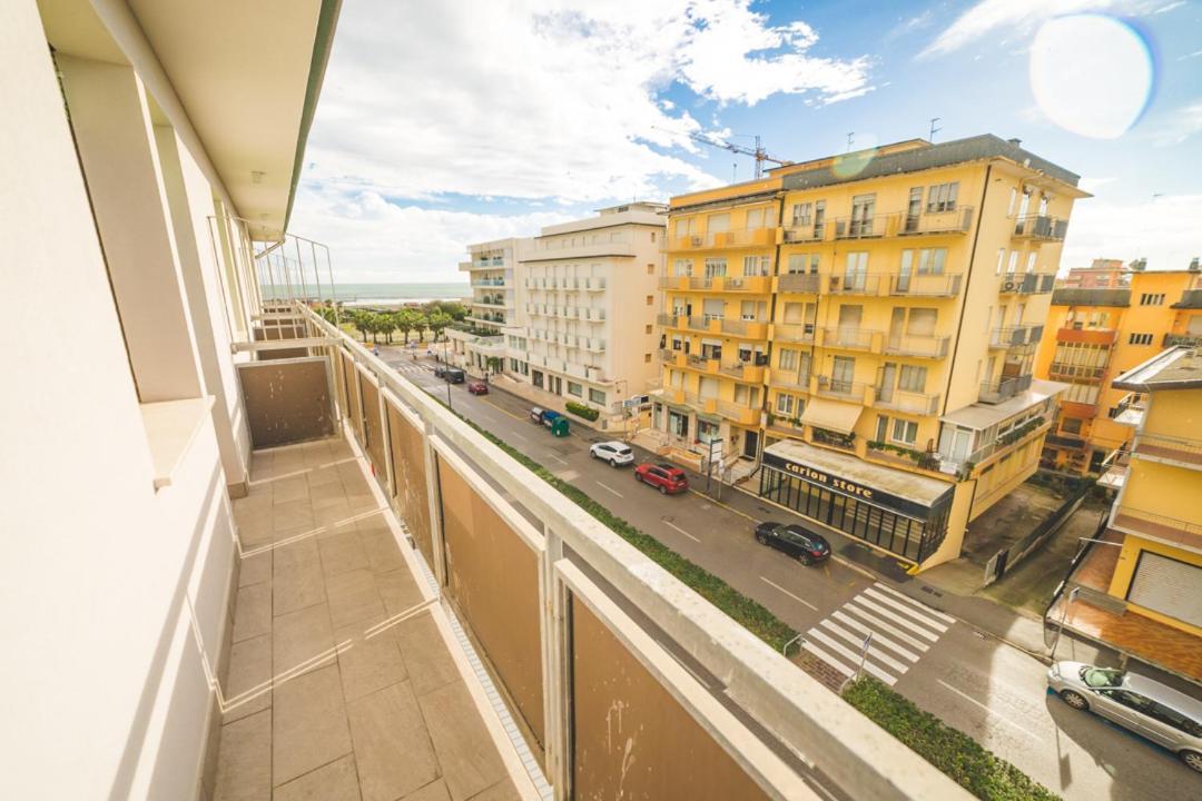 Hotel Grand Prix Сотомарина Екстериор снимка