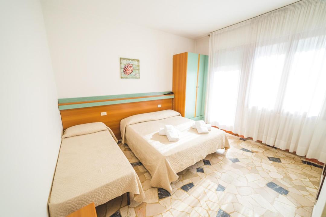 Hotel Grand Prix Сотомарина Екстериор снимка