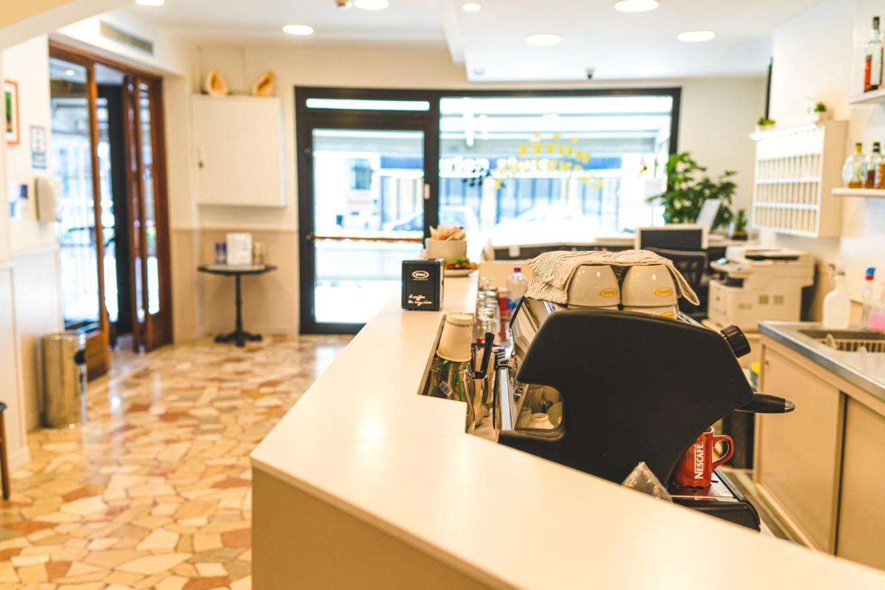 Hotel Grand Prix Сотомарина Екстериор снимка
